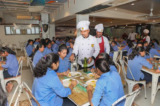 Smt. Pushpa Shamanur Mahalingappa CBSE School Hygienic Food Smt. Pushpa Shamanur Mahalingappa CBSE School Hygienic Food