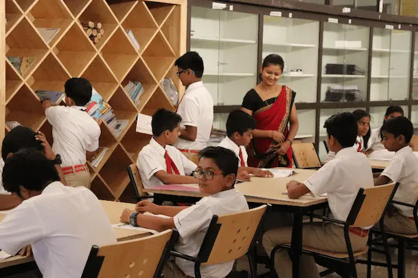 Smt. Pushpa Shamanur Mahalingappa CBSE School Library Smt. Pushpa Shamanur Mahalingappa CBSE School Library