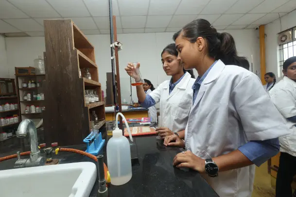 Smt. Pushpa Shamanur Mahalingappa PUC Science Girls College Laboratory Smt. Pushpa Shamanur Mahalingappa PUC Science Girls College Laboratory